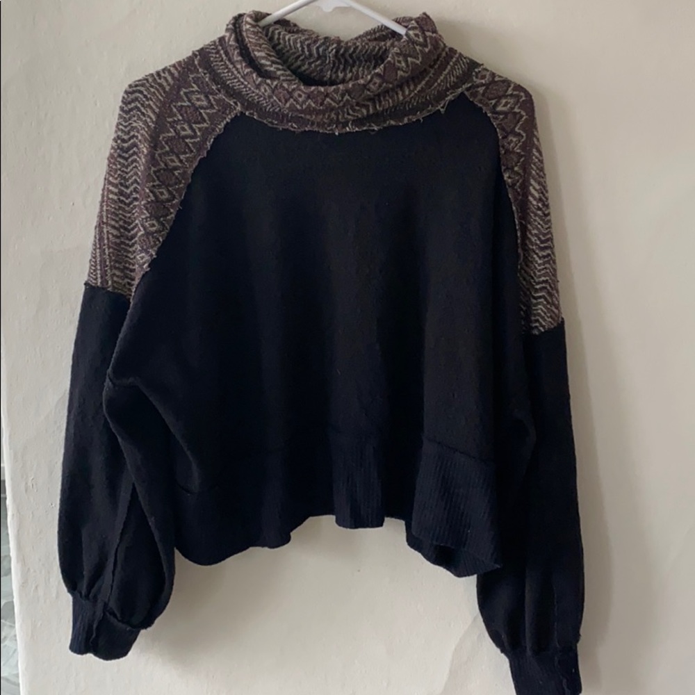We the free Distressed turtle neck size M